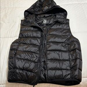 The little Puff Black Puffer Vest